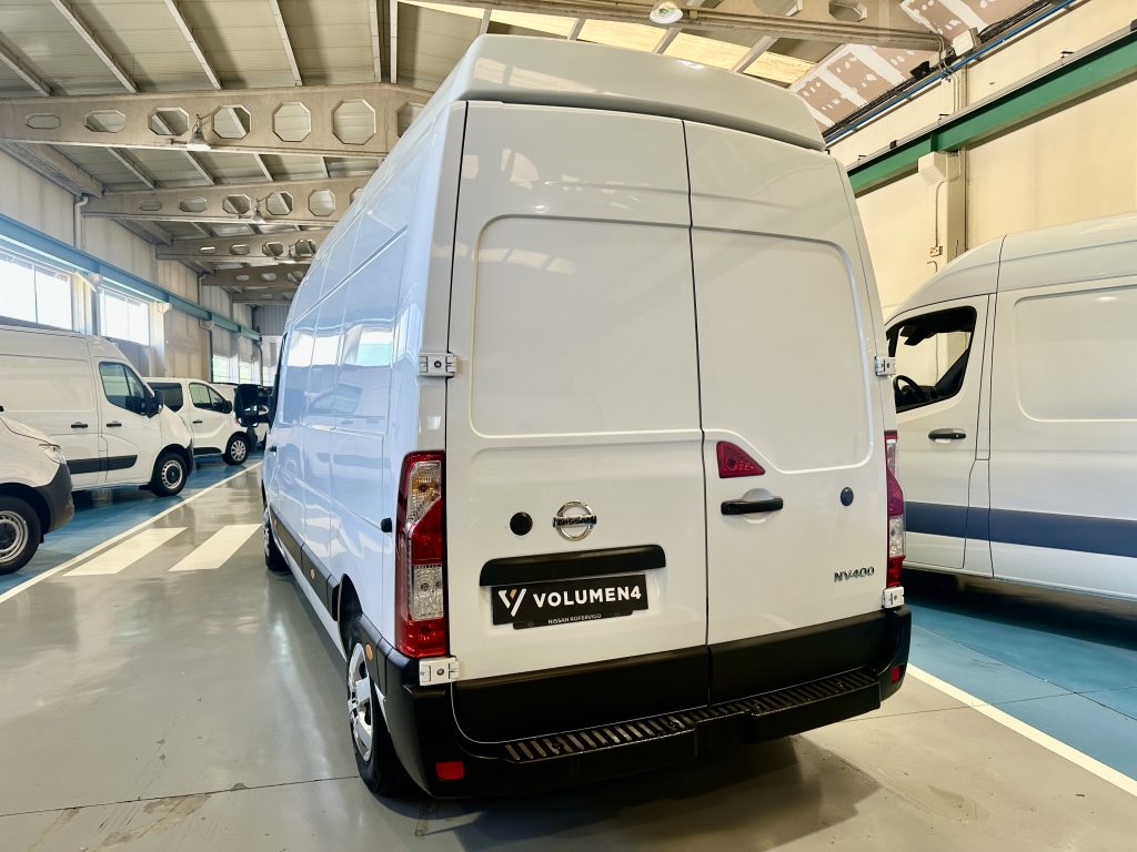 NISSAN NV400 2.3BLUEDCI 150CV FG L3H3 14.8m3 FWD CONFORT PLUS + EXTRAS / CARGA UTIL 1.400 KG - foto 4