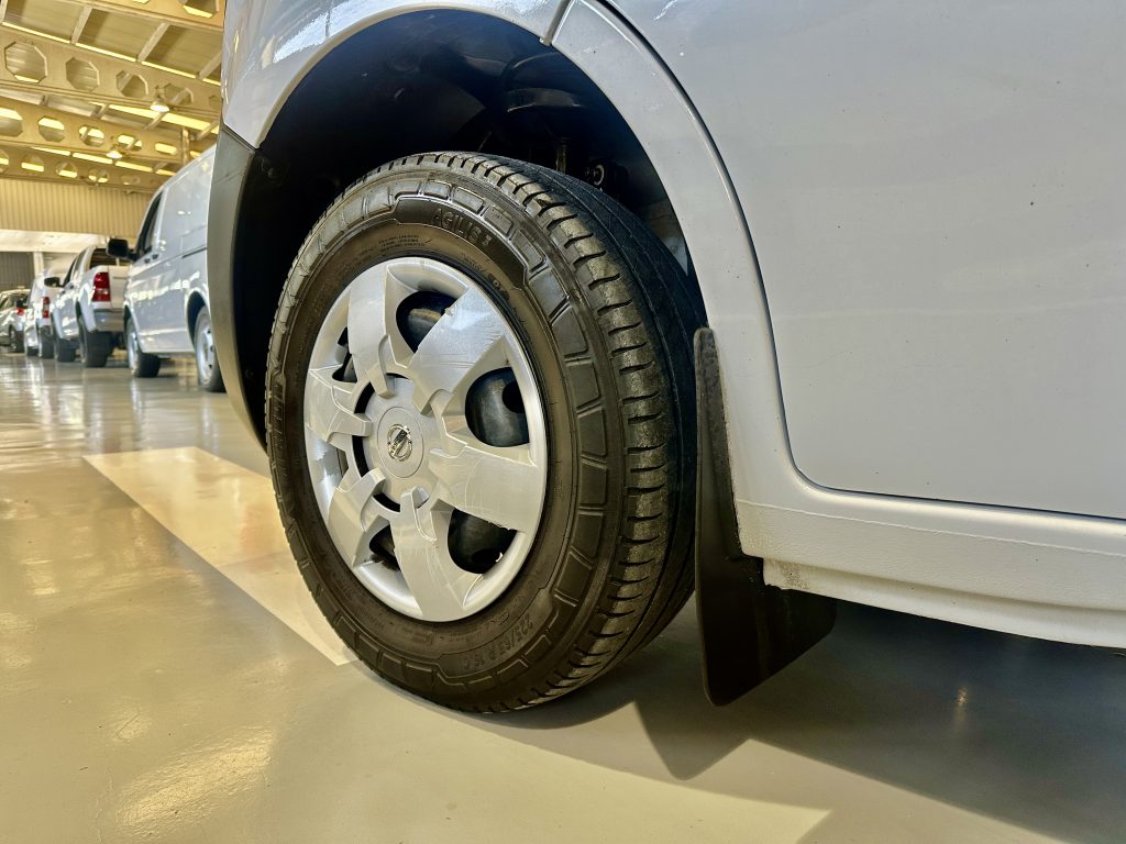 NISSAN NV400 2.3BLUEDCI 150CV FG L3H3 14.8m3 FWD CONFORT PLUS + EXTRAS / CARGA UTIL 1.400 KG - foto 9