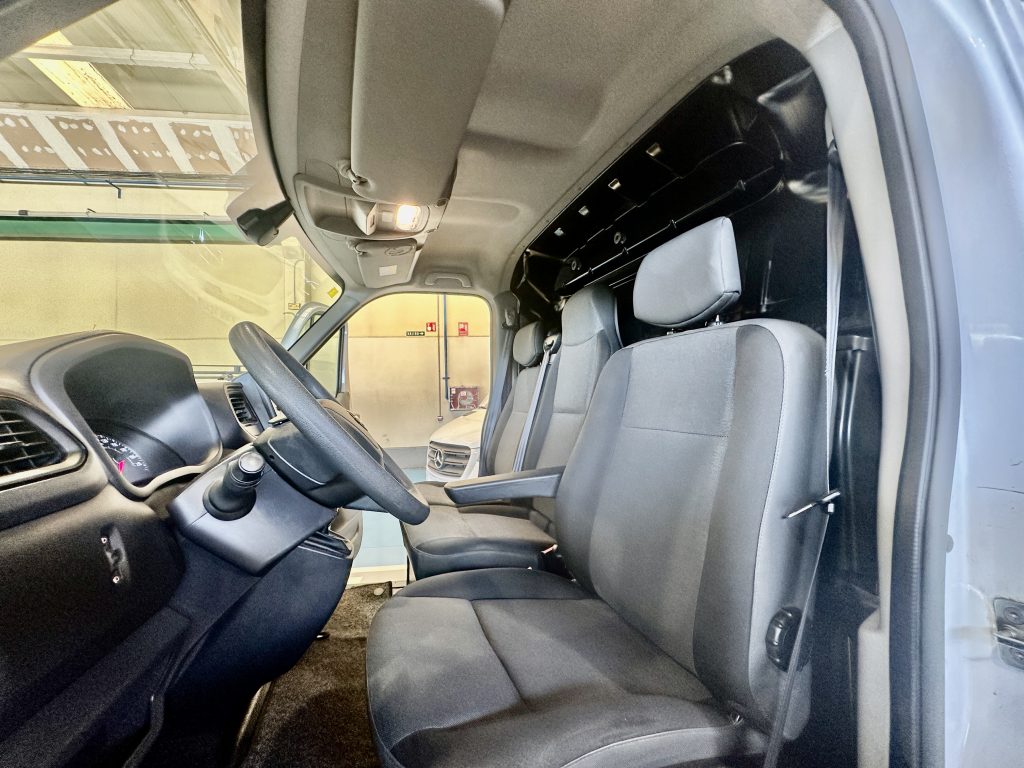 NISSAN NV400 2.3BLUEDCI 150CV FG L3H3 14.8m3 FWD CONFORT PLUS + EXTRAS / CARGA UTIL 1.400 KG - foto 14