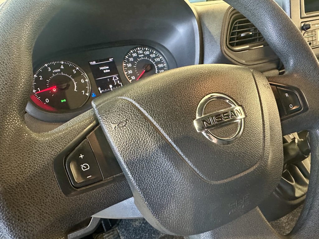 NISSAN NV400 2.3BLUEDCI 150CV FG L3H3 14.8m3 FWD CONFORT PLUS + EXTRAS / CARGA UTIL 1.400 KG - foto 17