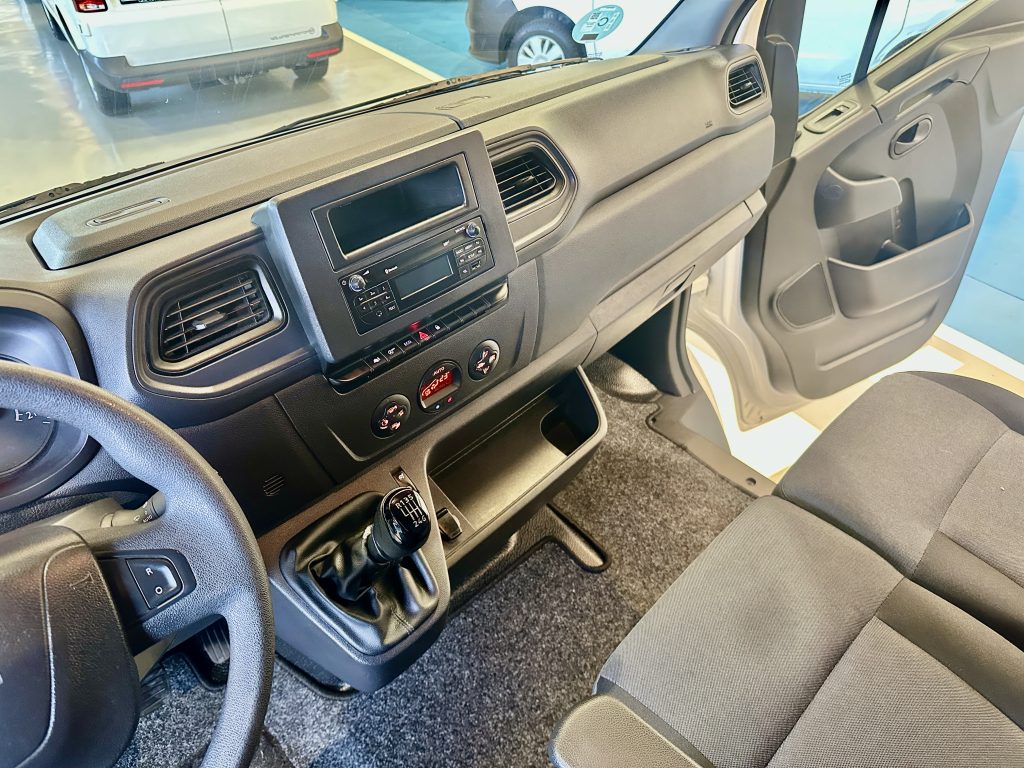 NISSAN NV400 2.3BLUEDCI 150CV FG L3H3 14.8m3 FWD CONFORT PLUS + EXTRAS / CARGA UTIL 1.400 KG - foto 18