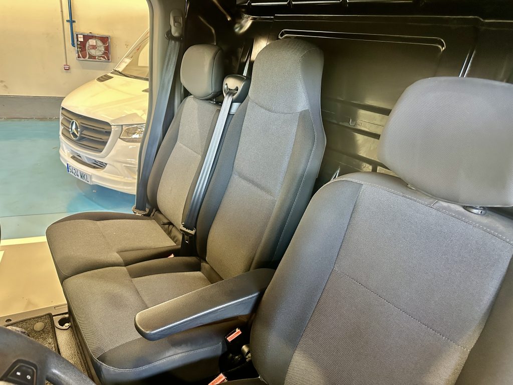 NISSAN NV400 2.3BLUEDCI 150CV FG L3H3 14.8m3 FWD CONFORT PLUS + EXTRAS / CARGA UTIL 1.400 KG - foto 19