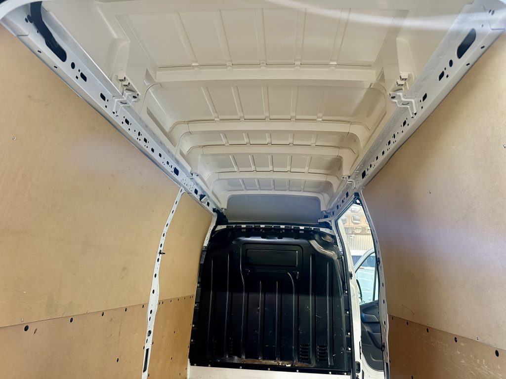 NISSAN NV400 2.3BLUEDCI 150CV FG L3H3 14.8m3 FWD CONFORT PLUS + EXTRAS / CARGA UTIL 1.400 KG - foto 29