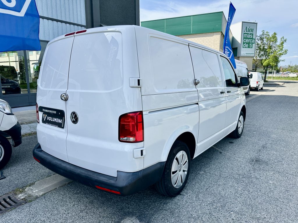 VW TRANSPORTER T6.1 2.0TDI BMT 110CV M6 FURGON CORTO TN / BLANCO CANDY - foto 4