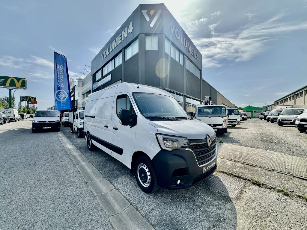 RENAULT MASTER 2.3 BLUEDCI 150CV FURGON MEDIO L2H2 10,8M CLIMA + PACK COMFORT + EXTRAS / 3.500 KG - foto 27