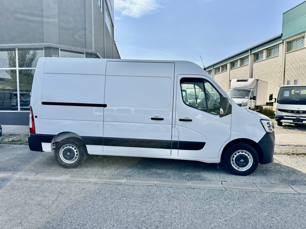 RENAULT MASTER 2.3 BLUEDCI 150CV FURGON MEDIO L2H2 10,8M CLIMA + PACK COMFORT + EXTRAS / 3.500 KG - foto 29