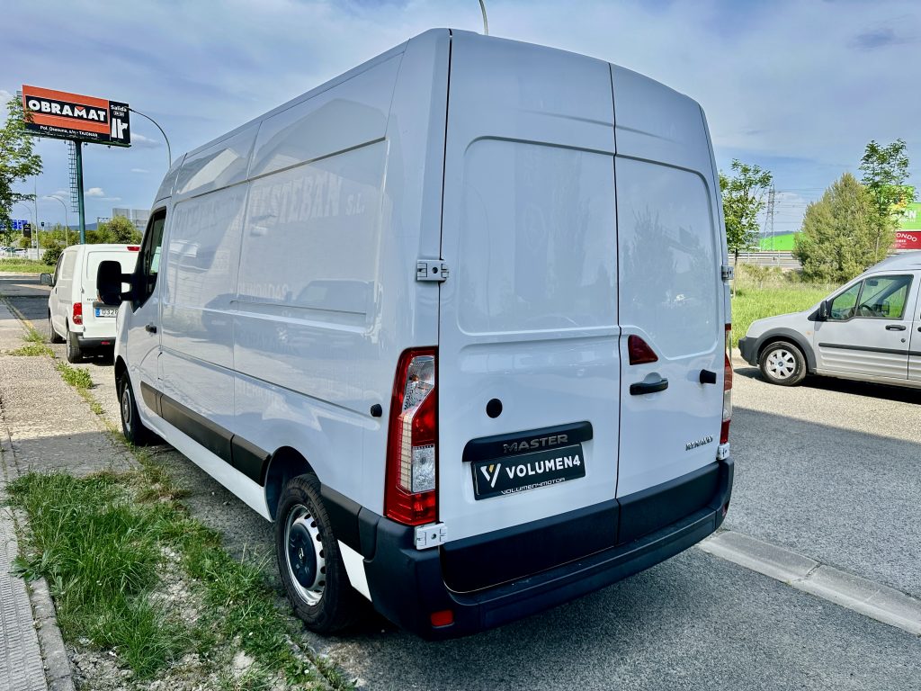 RENAULT MASTER 2.3 BLUEDCI 150CV FURGON MEDIO L2H2 10,8M CLIMA + PACK COMFORT + EXTRAS / 3.500 KG - foto 31