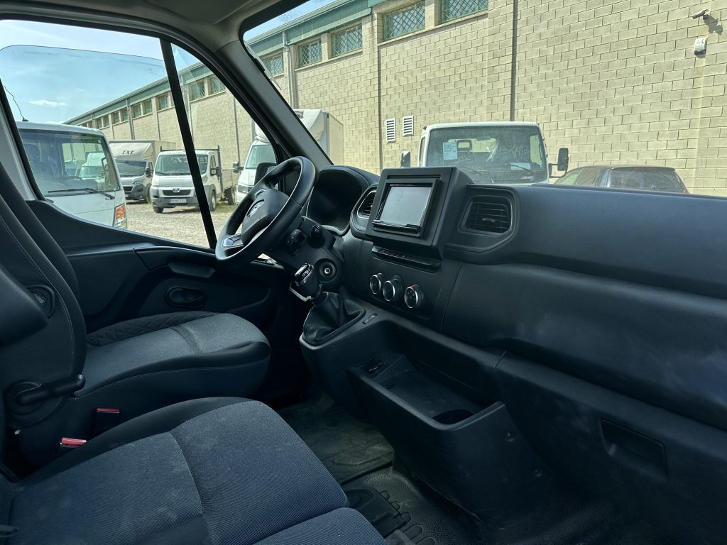 RENAULT MASTER 2.3 BLUEDCI 150CV FURGON MEDIO L2H2 10,8M CLIMA + PACK COMFORT + EXTRAS / 3.500 KG - foto 33