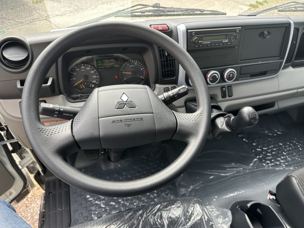 MITSUBISHI CANTER FUSO 3C15 3.0D 150CV M6 MT C/C CORTO 2.800 D. EJES / 3.500kg - foto 3