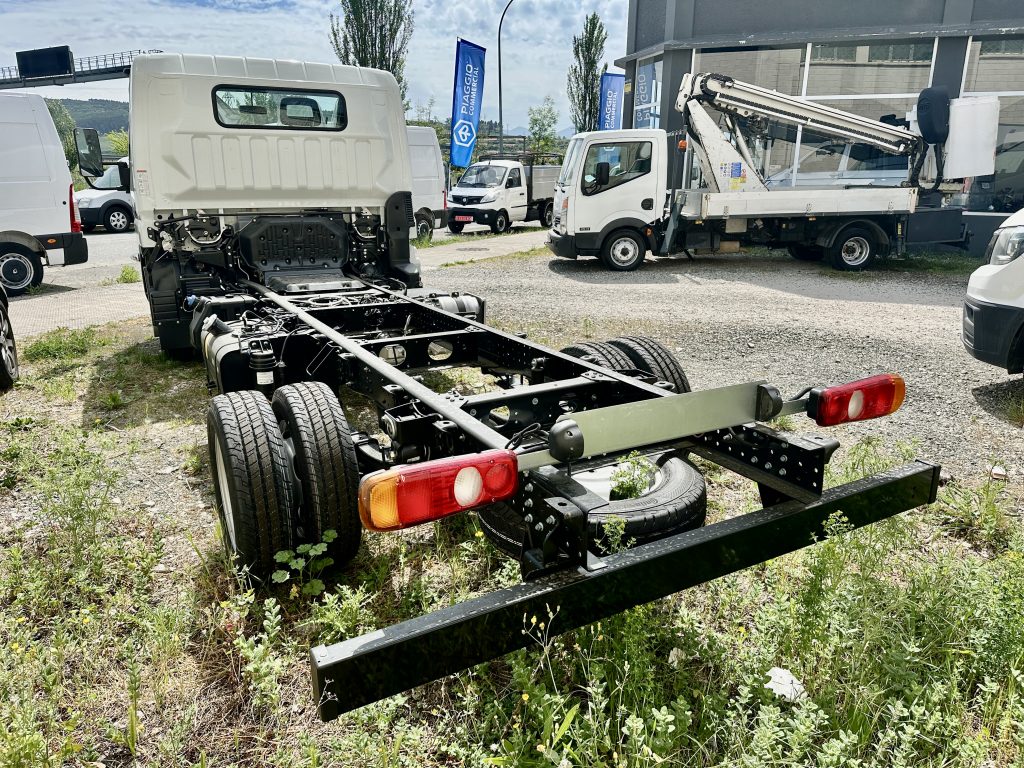 MITSUBISHI CANTER FUSO 3C15 3.0D 150CV M6 MT C/C CORTO 2.800 D. EJES / 3.500kg - foto 14