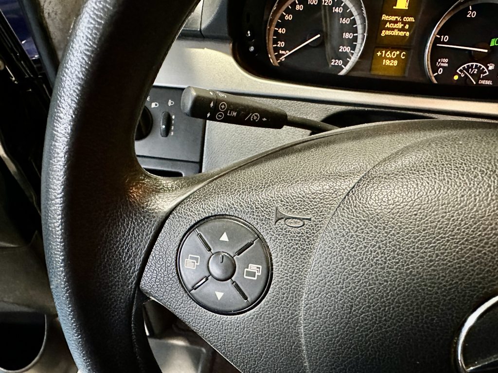 MB VIANO 2.2CDI 136CV M6 RWD TREND ACTIVITY LARGA 7 PL. / TURISMO - foto 16