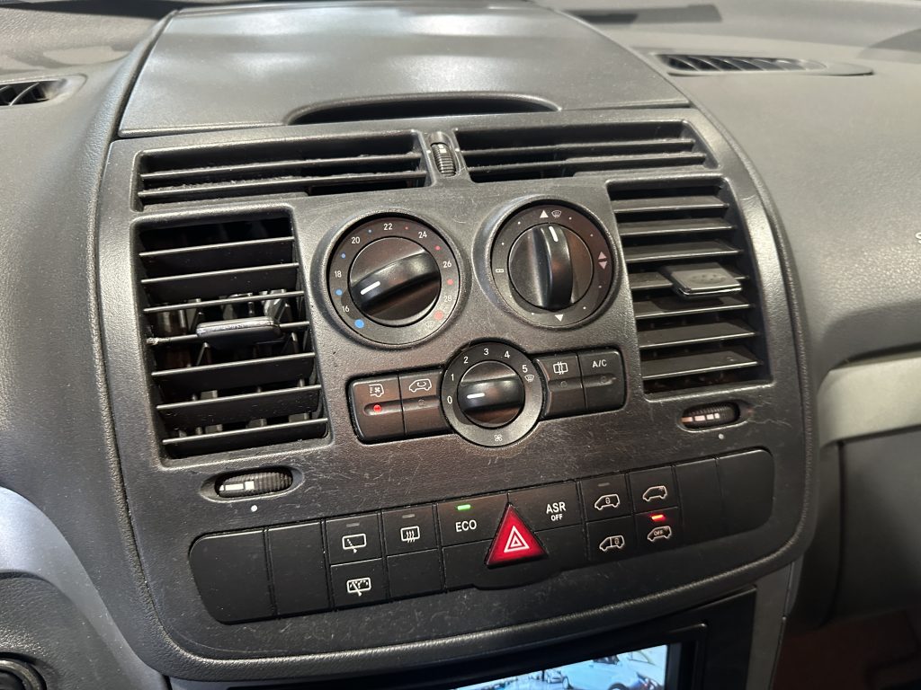 MB VIANO 2.2CDI 136CV M6 RWD TREND ACTIVITY LARGA 7 PL. / TURISMO - foto 20