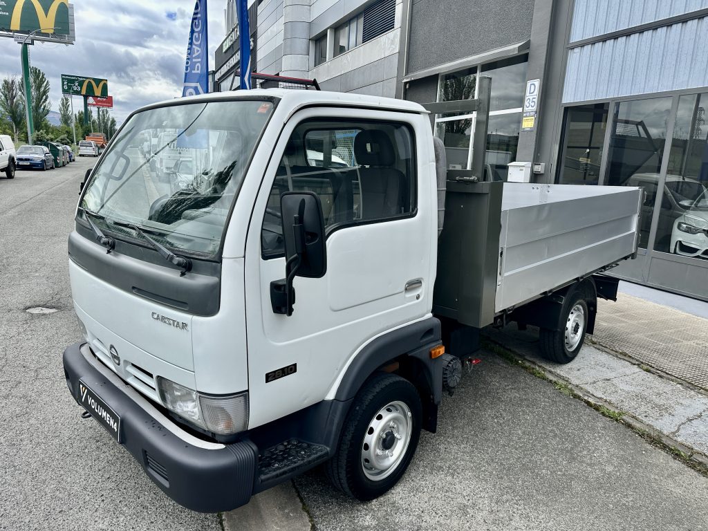 NISSAN CABSTAR 3.0D 110CV 28.110/1  CHASIS CORTO 2.500 D.E. CAJA AB 3,00m+ BASCULANTE  / CARGA UTIL: 681 KG - foto 5