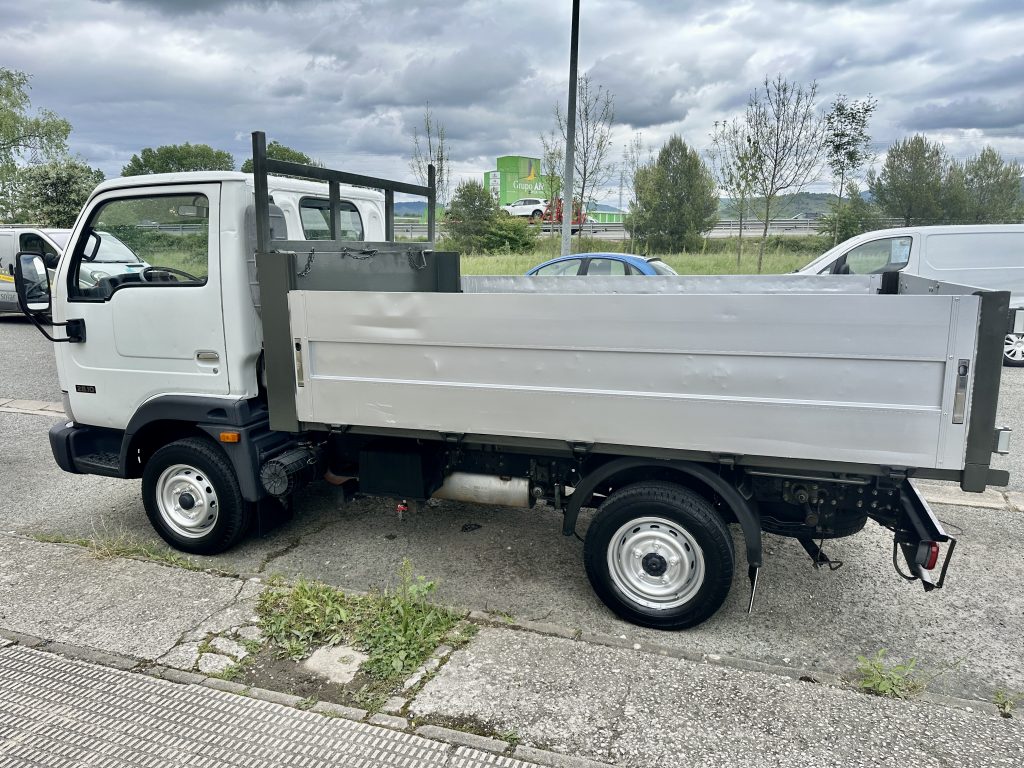 NISSAN CABSTAR 3.0D 110CV 28.110/1  CHASIS CORTO 2.500 D.E. CAJA AB 3,00m+ BASCULANTE  / CARGA UTIL: 681 KG - foto 22