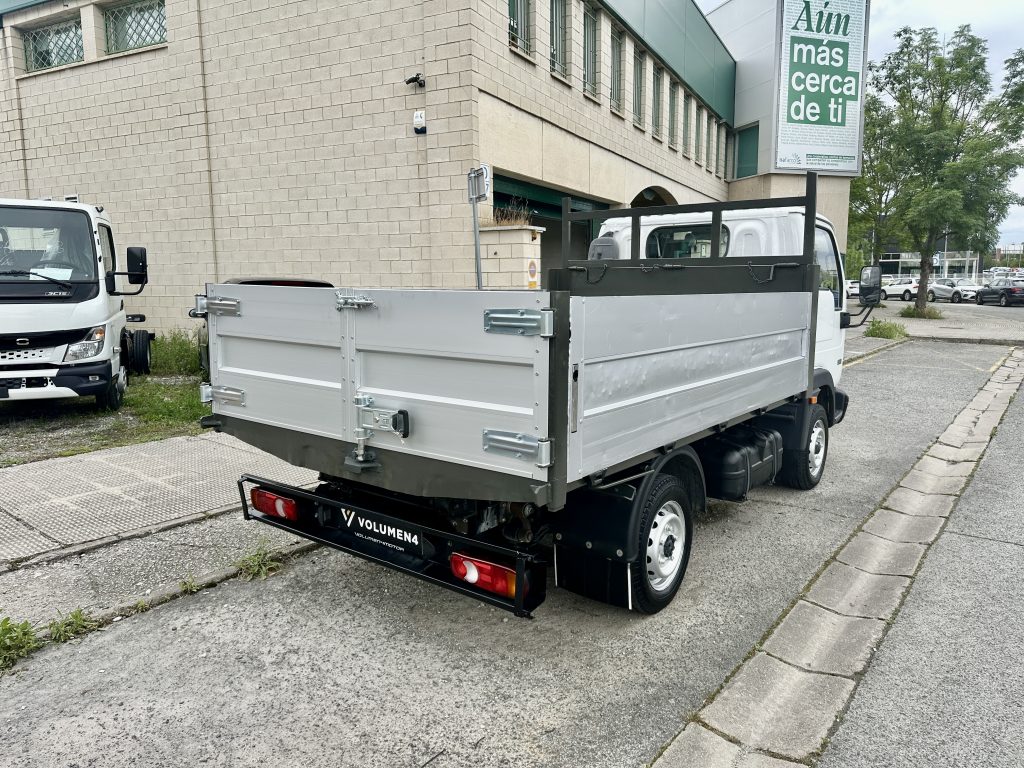 NISSAN CABSTAR 3.0D 110CV 28.110/1  CHASIS CORTO 2.500 D.E. CAJA AB 3,00m+ BASCULANTE  / CARGA UTIL: 681 KG - foto 23