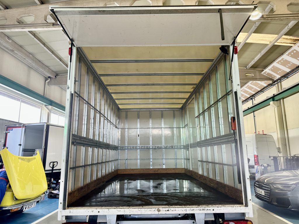 VW CRAFTER 2.0TDI BMT 140CV L4 FWD BOX 35RS C/C PAQUETERO 22M CUB 4,30 + PLATAFORMA DHOLL / CARGA UTIL 610 KG - foto 6