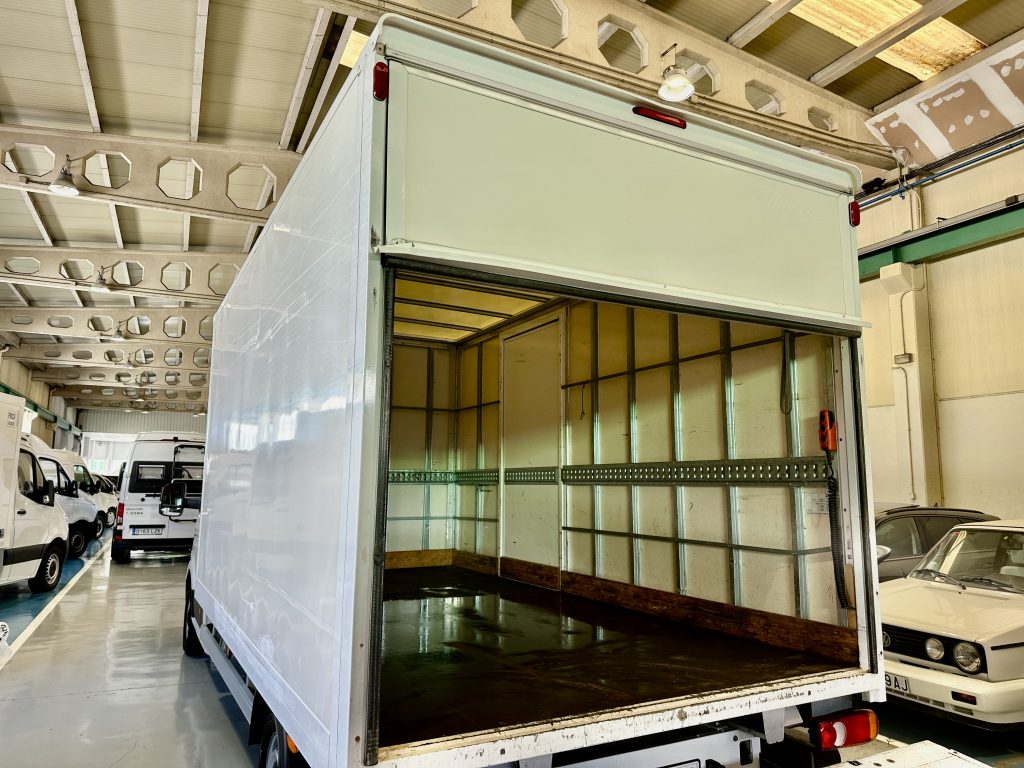 VW CRAFTER 2.0TDI BMT 140CV L4 FWD BOX 35RS C/C PAQUETERO 22M CUB 4,30 + PLATAFORMA DHOLL / CARGA UTIL 610 KG - foto 9