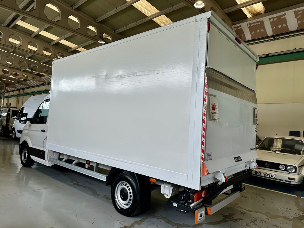 VW CRAFTER 2.0TDI BMT 140CV L4 FWD BOX 35RS C/C PAQUETERO 22M CUB 4,30 + PLATAFORMA DHOLL / CARGA UTIL 610 KG - foto 1