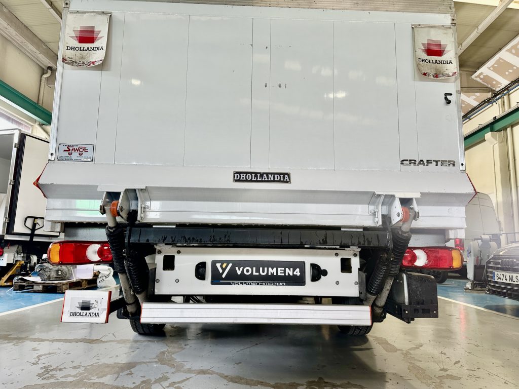 VW CRAFTER 2.0TDI BMT 140CV L4 FWD BOX 35RS C/C PAQUETERO 22M CUB 4,30 + PLATAFORMA DHOLL / CARGA UTIL 610 KG - foto 12