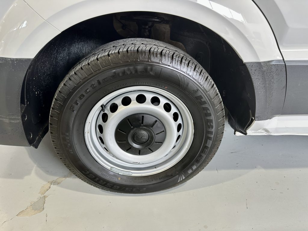 VW CRAFTER 2.0TDI BMT 140CV L4 FWD BOX 35RS C/C PAQUETERO 22M CUB 4,30 + PLATAFORMA DHOLL / CARGA UTIL 610 KG - foto 19