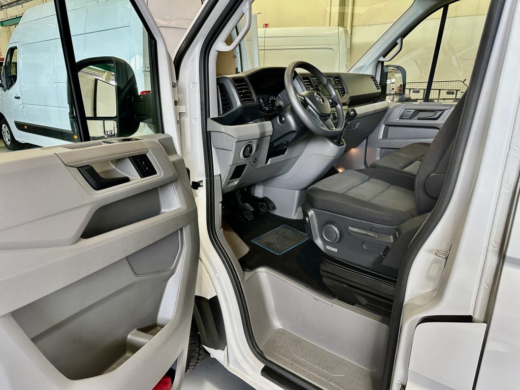 VW CRAFTER 2.0TDI BMT 140CV L4 FWD BOX 35RS C/C PAQUETERO 22M CUB 4,30 + PLATAFORMA DHOLL / CARGA UTIL 610 KG - foto 22