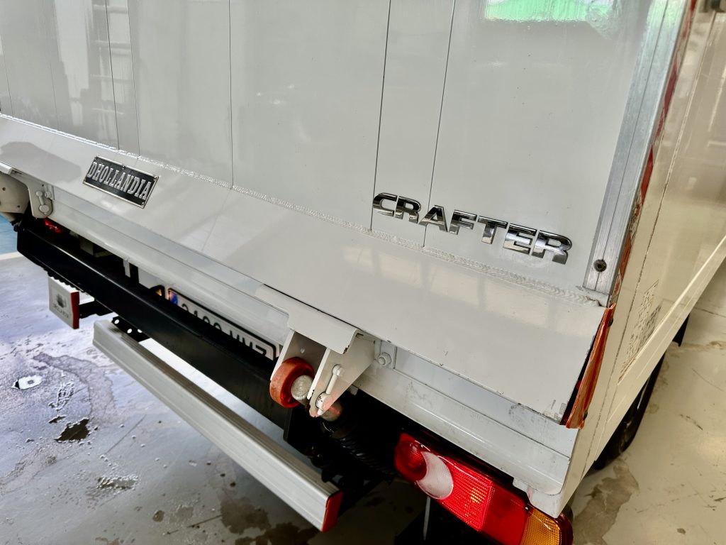 VW CRAFTER 2.0TDI BMT 140CV L4 FWD BOX 35RS C/C PAQUETERO 22M CUB 4,30 + PLATAFORMA DHOLL / CARGA UTIL 610 KG - foto 26