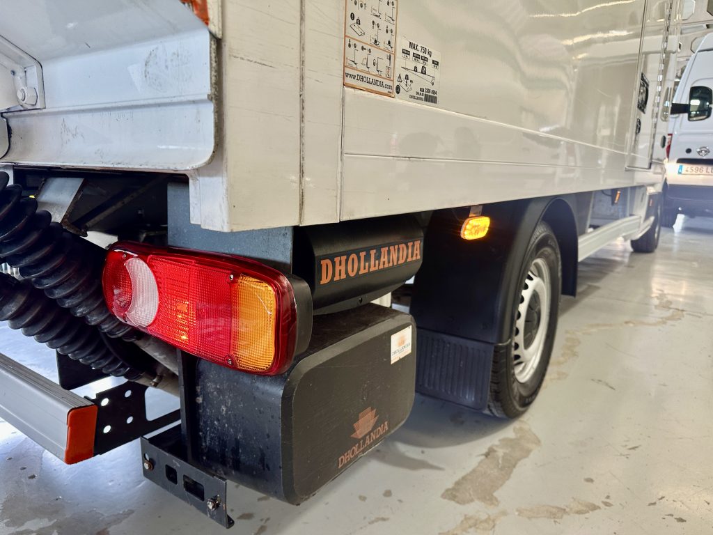 VW CRAFTER 2.0TDI BMT 140CV L4 FWD BOX 35RS C/C PAQUETERO 22M CUB 4,30 + PLATAFORMA DHOLL / CARGA UTIL 610 KG - foto 27
