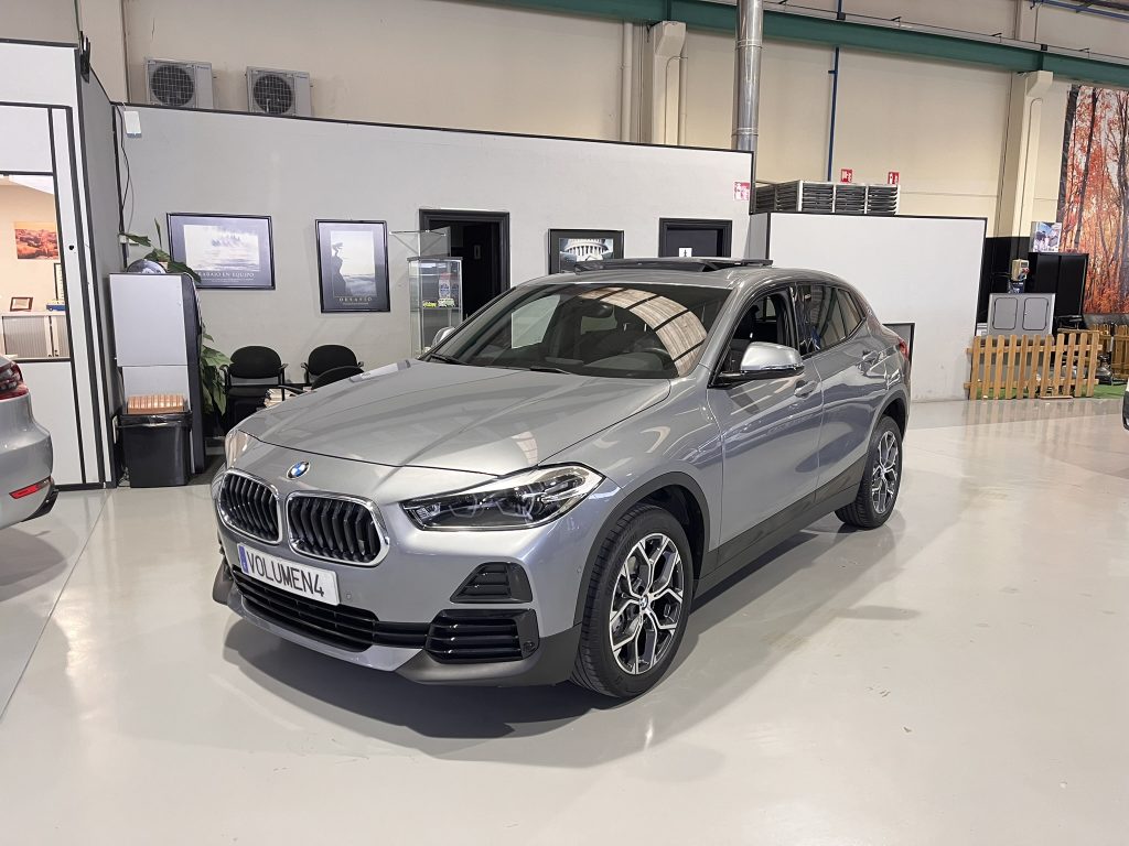 BMW X2 SDRIVE 1.8i 140CV 5P AUT TECHO + NAVEGADOR + PAQUETE DEPORTIVO + EXTRAS - foto 2