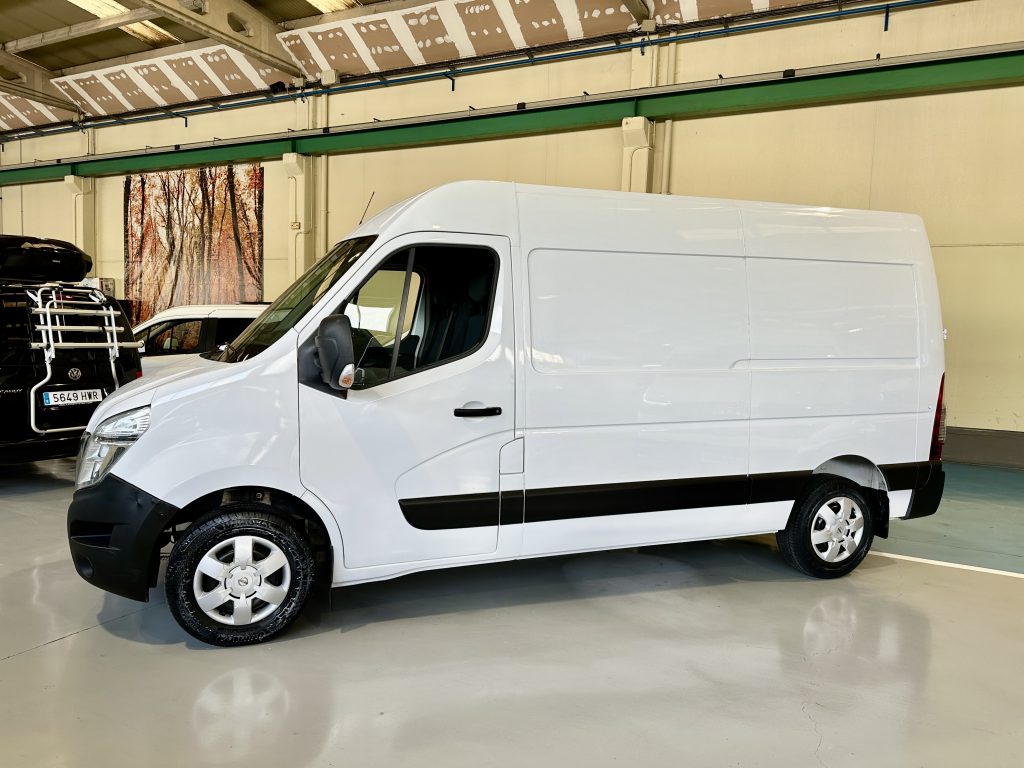 NISSAN INTERSTAR 2.3dCi 136CV FWD FURGON L2H2 10,8M COMFORT PLUS 35T / 1.400KG CARGA UTIL - foto 3