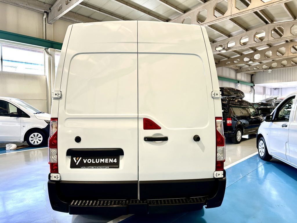 NISSAN INTERSTAR 2.3dCi 136CV FWD FURGON L2H2 10,8M COMFORT PLUS 35T / 1.400KG CARGA UTIL - foto 5