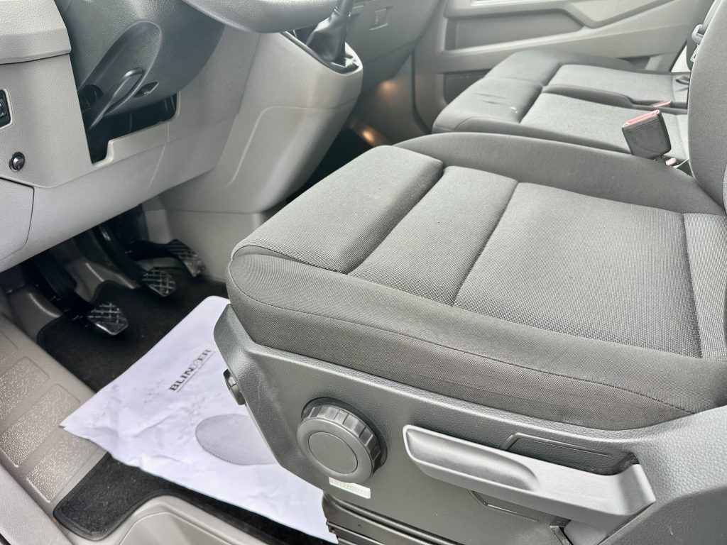 VW CRAFTER 2.0TDI BMT 140CV L4 FWD BOX 35RS C/C PAQUETERO 22M CUB 4,30 + PLATAFORMA DHOLL / CARGA UTIL 610 KG - foto 31