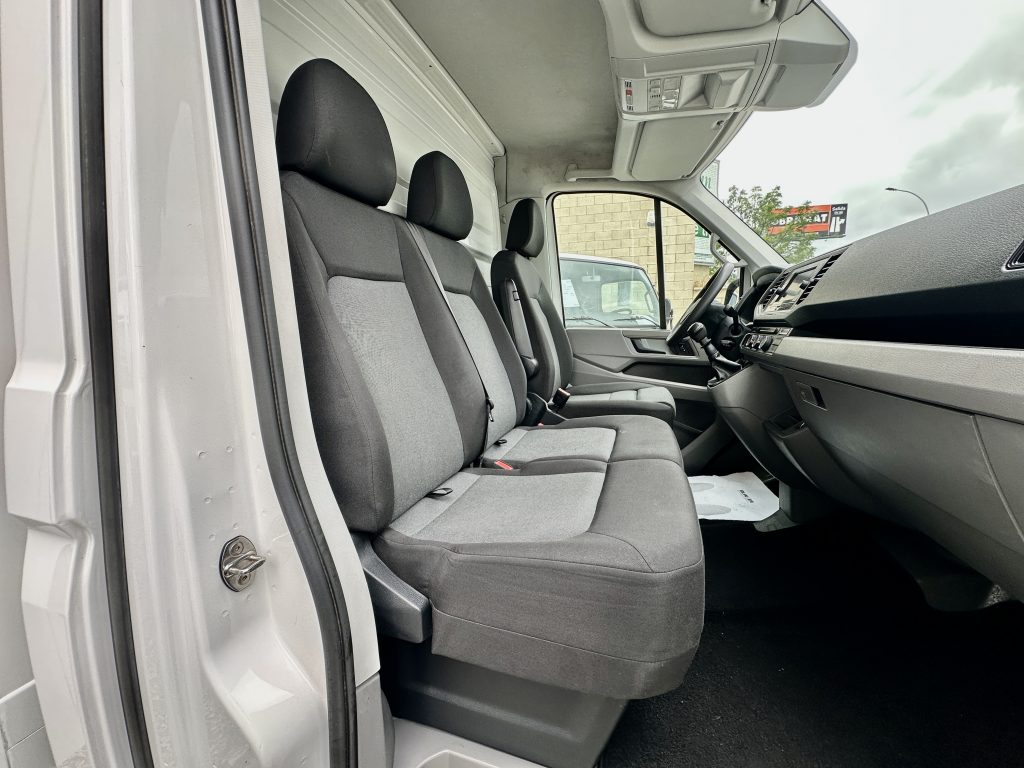 VW CRAFTER 2.0TDI BMT 140CV L4 FWD BOX 35RS C/C PAQUETERO 22M CUB 4,30 + PLATAFORMA DHOLL / CARGA UTIL 610 KG - foto 35