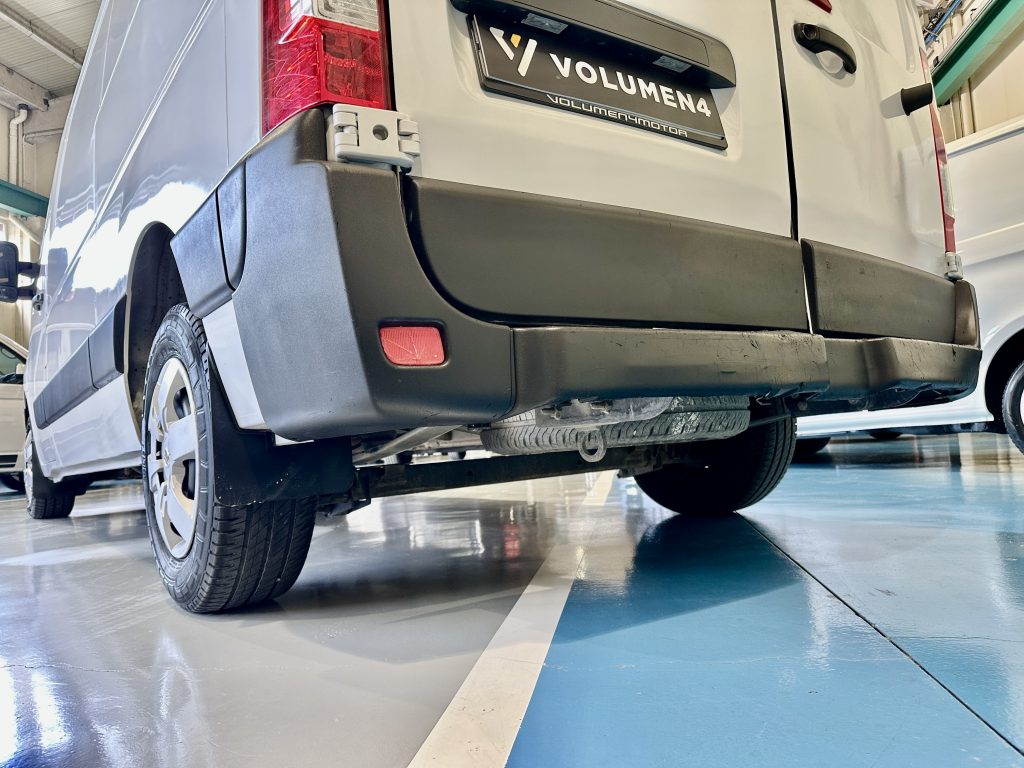 NISSAN INTERSTAR 2.3dCi 136CV FWD FURGON L2H2 10,8M COMFORT PLUS 35T / 1.400KG CARGA UTIL - foto 14