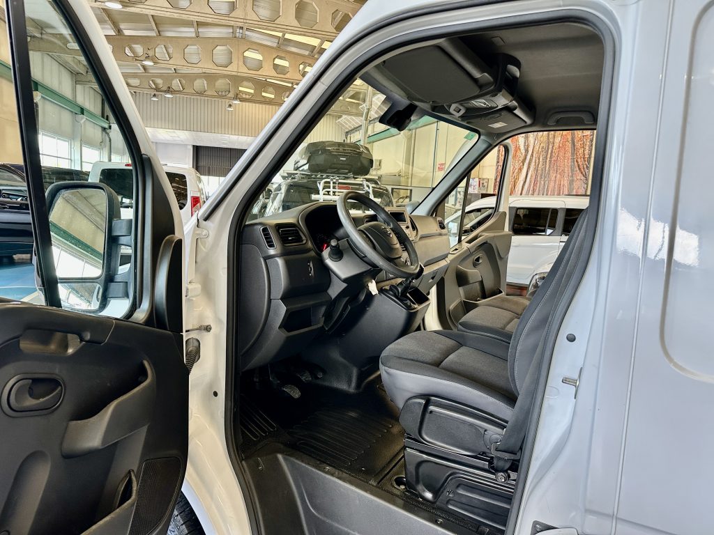 NISSAN INTERSTAR 2.3dCi 136CV FWD FURGON L2H2 10,8M COMFORT PLUS 35T / 1.400KG CARGA UTIL - foto 17