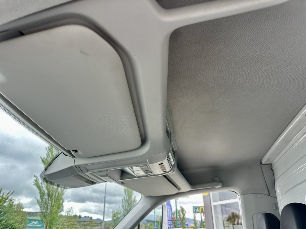 VW CRAFTER 2.0TDI BMT 140CV L4 FWD BOX 35RS C/C PAQUETERO 22M CUB 4,30 + PLATAFORMA DHOLL / CARGA UTIL 610 KG - foto 42