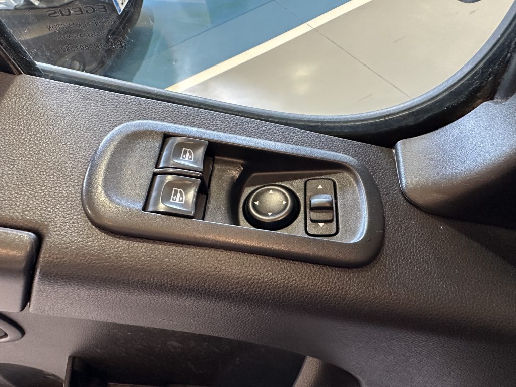 NISSAN INTERSTAR 2.3dCi 136CV FWD FURGON L2H2 10,8M COMFORT PLUS 35T / 1.400KG CARGA UTIL - foto 18