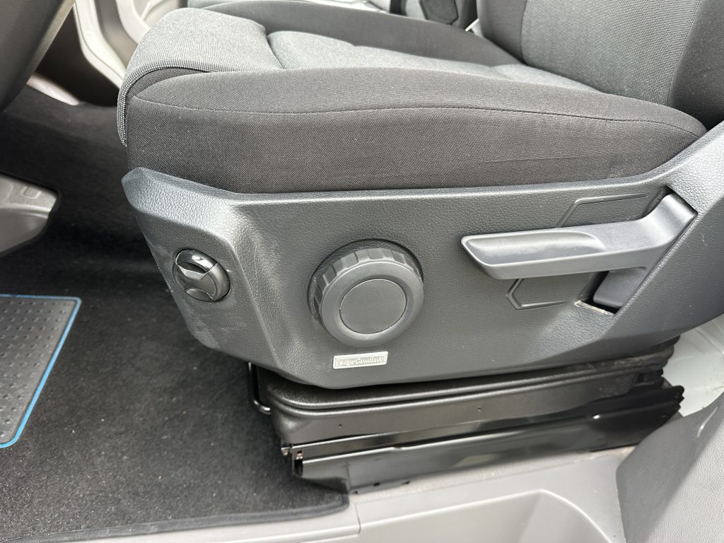 VW CRAFTER 2.0TDI BMT 140CV L4 FWD BOX 35RS C/C PAQUETERO 22M CUB 4,30 + PLATAFORMA DHOLL / CARGA UTIL 610 KG - foto 44