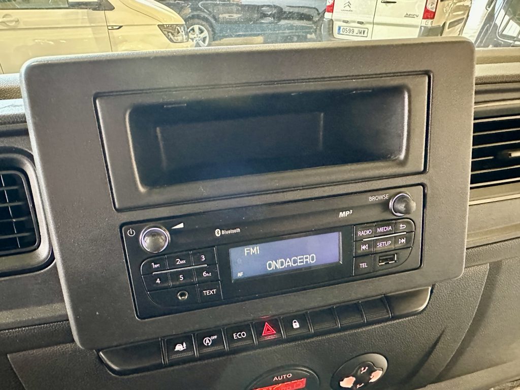 NISSAN INTERSTAR 2.3dCi 136CV FWD FURGON L2H2 10,8M COMFORT PLUS 35T / 1.400KG CARGA UTIL - foto 22