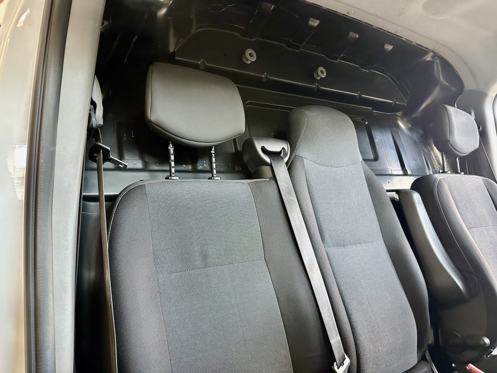 NISSAN INTERSTAR 2.3dCi 136CV FWD FURGON L2H2 10,8M COMFORT PLUS 35T / 1.400KG CARGA UTIL - foto 28