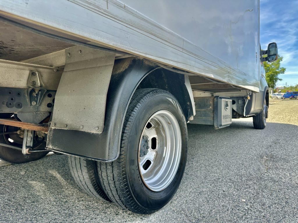 IVECO 35C16 2.3d 160CV M6 C/C DR 3.750MM RWD PAQUETERO 4,40 x 2,30 22M cub / CARGA UTIL 895 KG - foto 6