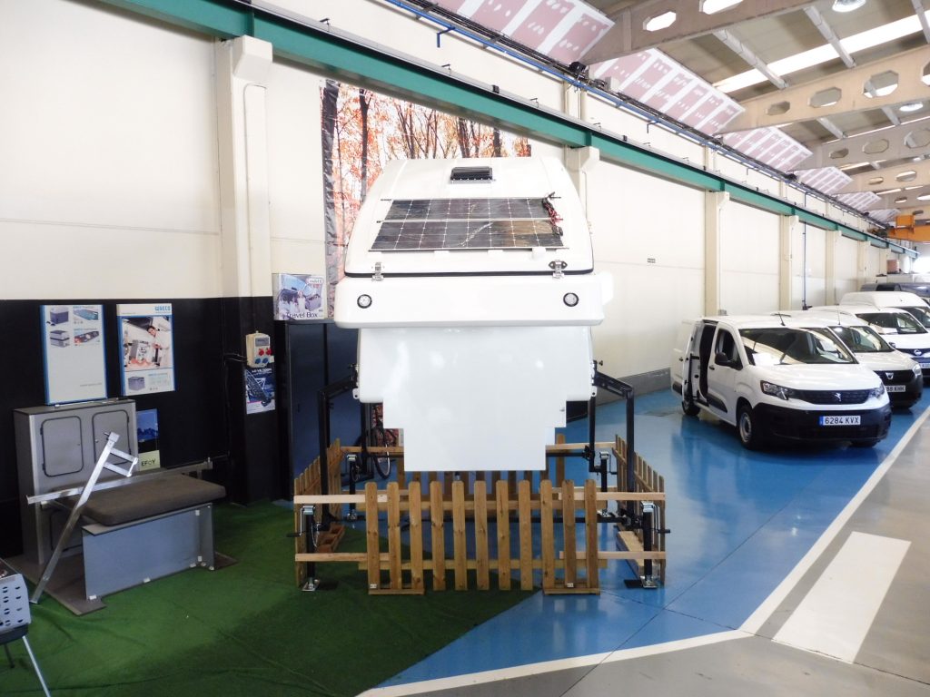 CELULA VIVIENDA DESMONTABLE PARA PICK UP PARA HASTA 4 PERSONAS – NUEVA A ESTRENAR - foto 3