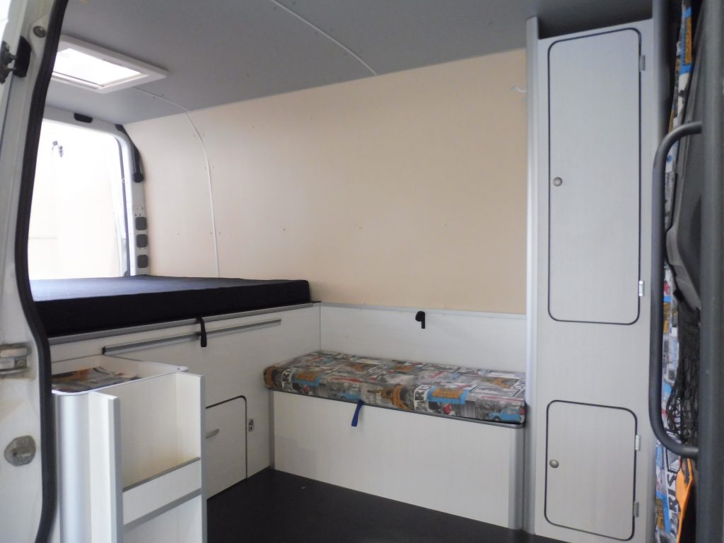 VOLKSWAGEN CRAFTER 2.0TDI 136CV FURGÓN MEDIO ELEVADO VIVIENDA + EXTRAS - foto 1