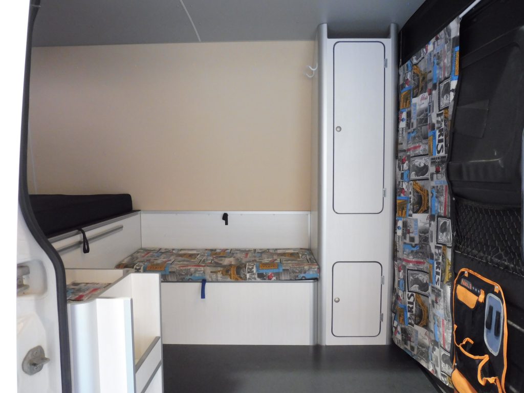 VOLKSWAGEN CRAFTER 2.0TDI 136CV FURGÓN MEDIO ELEVADO VIVIENDA + EXTRAS - foto 3