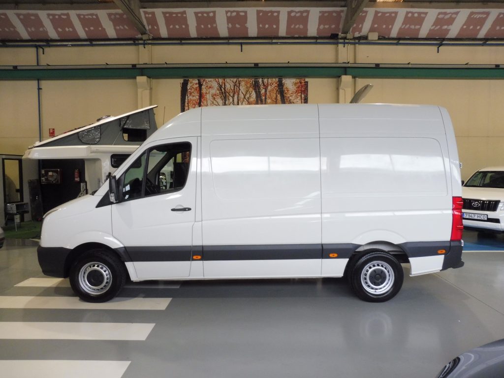 VOLKSWAGEN CRAFTER 2.0TDI 136CV FURGÓN MEDIO ELEVADO VIVIENDA + EXTRAS - foto 17