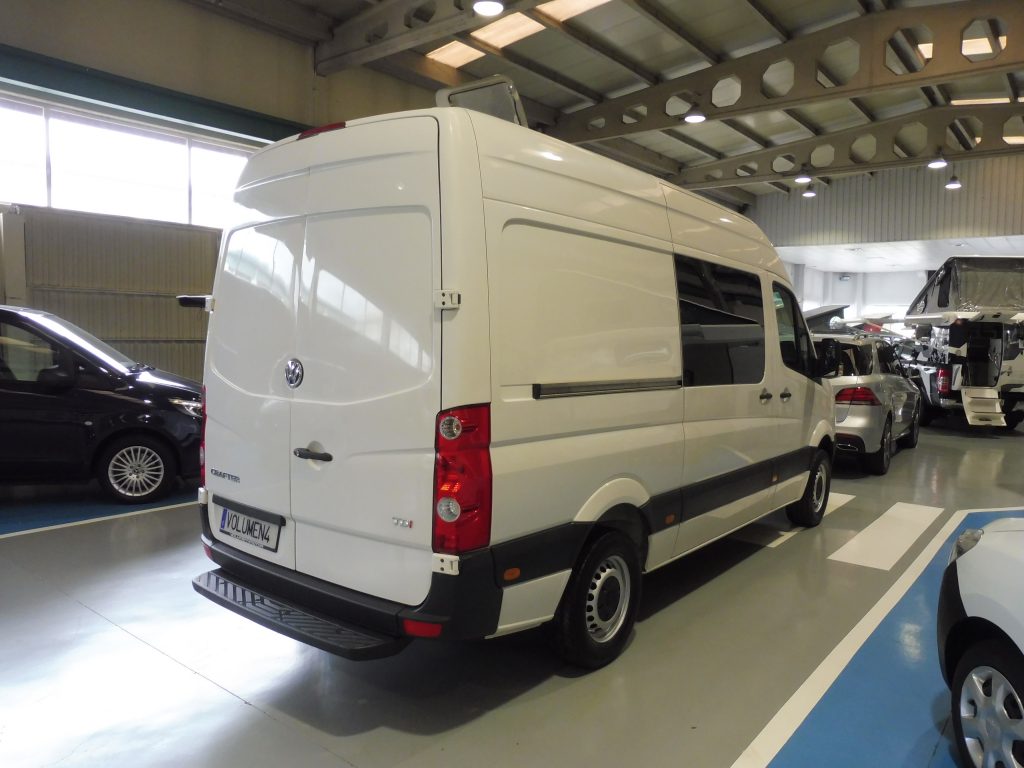 VOLKSWAGEN CRAFTER 2.0TDI 136CV FURGÓN MEDIO ELEVADO VIVIENDA + EXTRAS - foto 22