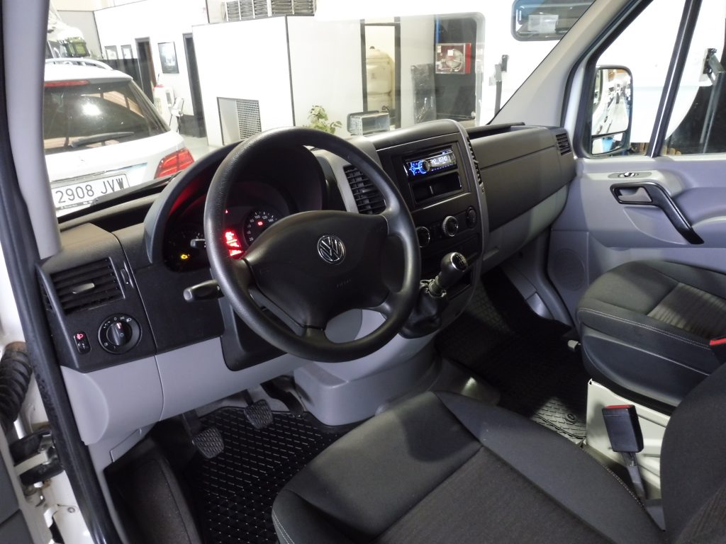 VOLKSWAGEN CRAFTER 2.0TDI 136CV FURGÓN MEDIO ELEVADO VIVIENDA + EXTRAS - foto 24